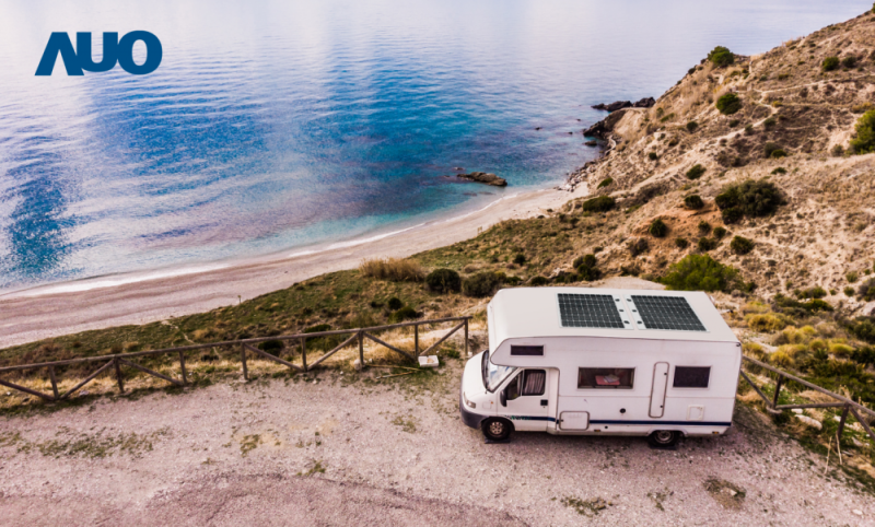 「可撓輕量化太陽光電板SunCurva」使用輕量特殊耐候型複合板取代傳統太陽能板的玻璃前板，不僅降低70%重量，每米平方僅3Kg；具有抗衝擊性能及通過電磁相容性測試，可應用於交通運輸工具，如露營車、遊艇等